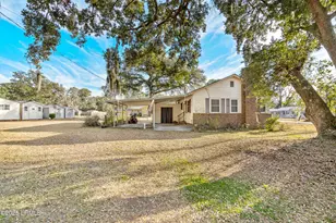 2006 Hodge Dr, Beaufort, SC 29906 - Photo 6