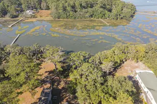 351 Brickyard Point Rd N, Beaufort, SC 29907 - Photo 10