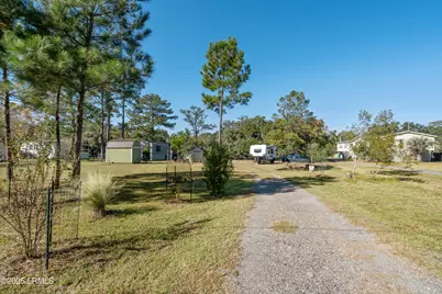 351 Brickyard Point Road N, Beaufort, SC 29907 - Photo 16