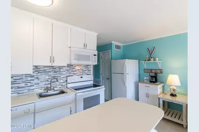 40 Folly Field Road #246c, Hilton Head, SC 29928 - Photo 8