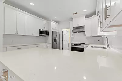 1 Gloucester Road #O2, Hilton Head Island, SC 29928 - Photo 2