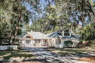 550 Island Cir E, Saint Helena Island, SC 29920 - Photo 2
