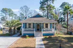 8 River Dr, Lady's Island, SC 29907 - Photo 2