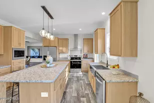 13 Vine St, Hilton Head Island, SC 29926 - Photo 16