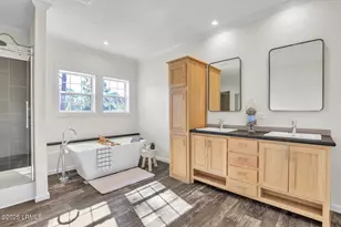 13 Vine St, Hilton Head Island, SC 29926 - Photo 28