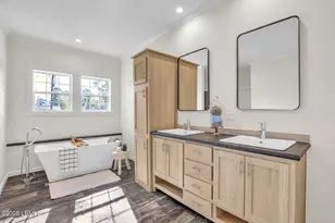 13 Vine St, Hilton Head Island, SC 29926 - Photo 26