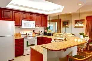 14 Wimbledon Ct, Hilton Head Island, SC 29928 - Photo 4