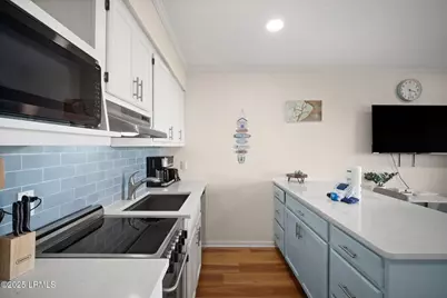 40 Folly Field Road #205b, Hilton Head Island, SC 29928 - Photo 10
