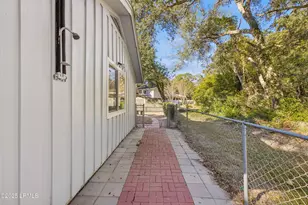 29 Oleander St, Hilton Head, SC 29928 - Photo 56