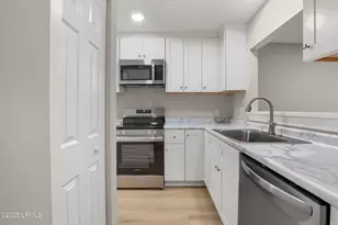 96 Mathews Dr, Hilton Head Island, SC 29926 - Photo 14