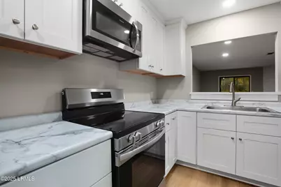 96 Mathews Drive #186, Hilton Head Island, SC 29926 - Photo 18