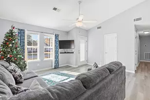 43 Southern Magnolia Dr, Beaufort, SC 29907 - Photo 2