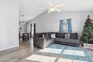 43 Southern Magnolia Dr, Beaufort, SC 29907 - Photo 6