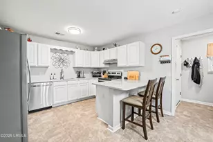 8 Ardmore Ave, Beaufort, SC 29907 - Photo 4