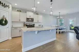 62 Dudley Ave, Bluffton, SC 29909 - Photo 2