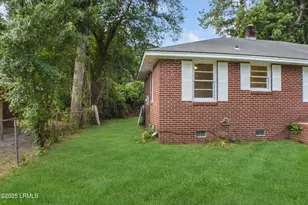 2912 Third St, Beaufort, SC 29902 - Photo 2