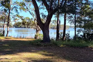 197 Pleasant Point Dr, Beaufort, SC 29907 - Photo 8