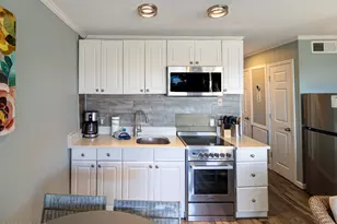 40 Folly Field, Hilton Head, SC 29928 - Photo 4