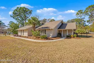 2238 Plantation Dr, Beaufort, SC 29902 - Photo 6