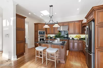 8 Queens Way, Hilton Head, SC 29928 - Photo 12