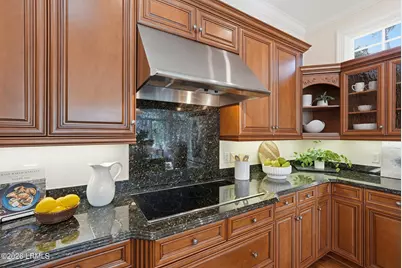 8 Queens Way, Hilton Head, SC 29928 - Photo 16