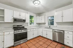 2301 Hermitage Rd, Beaufort, SC 29902 - Photo 14