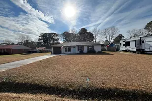 4340 Pinewood Cir, Beaufort, SC 29906 - Photo 2