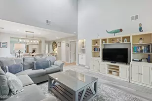 108 N Sea Pines Dr, Hilton Head Island, SC 29928 - Photo 4