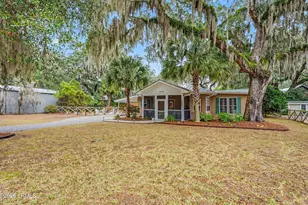 1309 Newcastle St, Beaufort, SC 29902 - Photo 4
