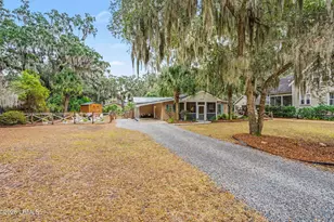 1309 Newcastle St, Beaufort, SC 29902 - Photo 2