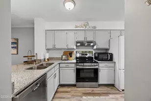 36 Deallyon Ave, Hilton Head Island, SC 29928 - Photo 4