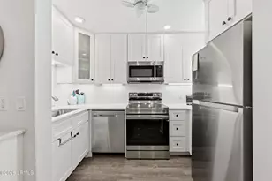 663 William Hilton Pkwy, Hilton Head Island, SC 29928 - Photo 10