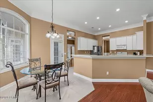 122 Island W Dr, Bluffton, SC 29910 - Photo 8