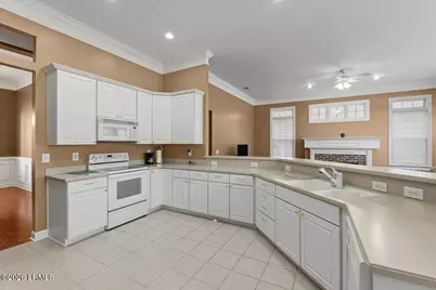 122 Island West Drive, Bluffton, SC 29910 - Photo 12
