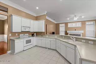 122 Island W Dr, Bluffton, SC 29910 - Photo 12