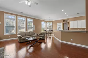 122 Island W Dr, Bluffton, SC 29910 - Photo 10