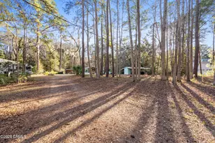976 Sams Point Rd, Beaufort, SC 29907 - Photo 2