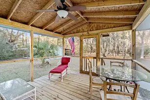 976 Sams Point Rd, Beaufort, SC 29907 - Photo 18