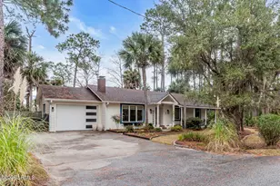 7 Driftwood Dr, Bluffton, SC 29910 - Photo 2