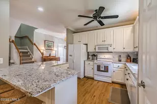 35 Lakeview Ln, Harbor Island, SC 29920 - Photo 16