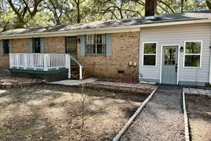 1610 Columbia Dr, Beaufort, SC 29906 - Photo 2