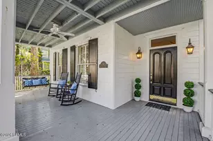 9 Newpoint Rd, Beaufort, SC 29907 - Photo 2