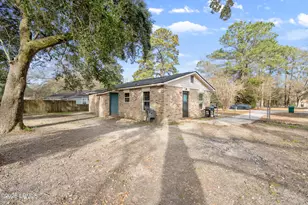 5618 Frederick Dr, Beaufort, SC 29906 - Photo 6