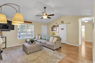 27 Pelican Cir, Beaufort, SC 29906 - Photo 8