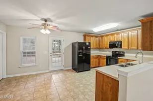 70 Shadow Moss Dr, Beaufort, SC 29906 - Photo 6