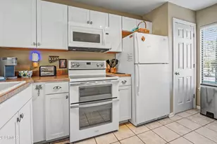 4 Cedar Reef Dr, Harbor Island, SC 29920 - Photo 10