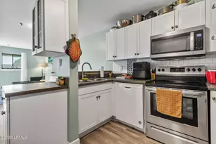 663 William Hilton Pkwy, Hilton Head Island, SC 29928 - Photo 2