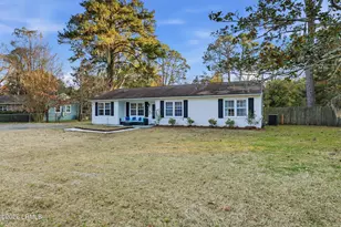 2408 Langhorne Dr, Beaufort, SC 29902 - Photo 2