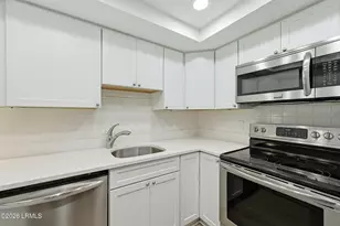 4 Braddock Bluff Dr, Hilton Head, SC 29928 - Photo 14