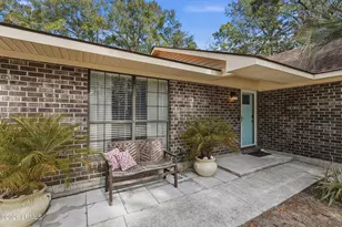7 Woodbine Dr, Beaufort, SC 29907 - Photo 2
